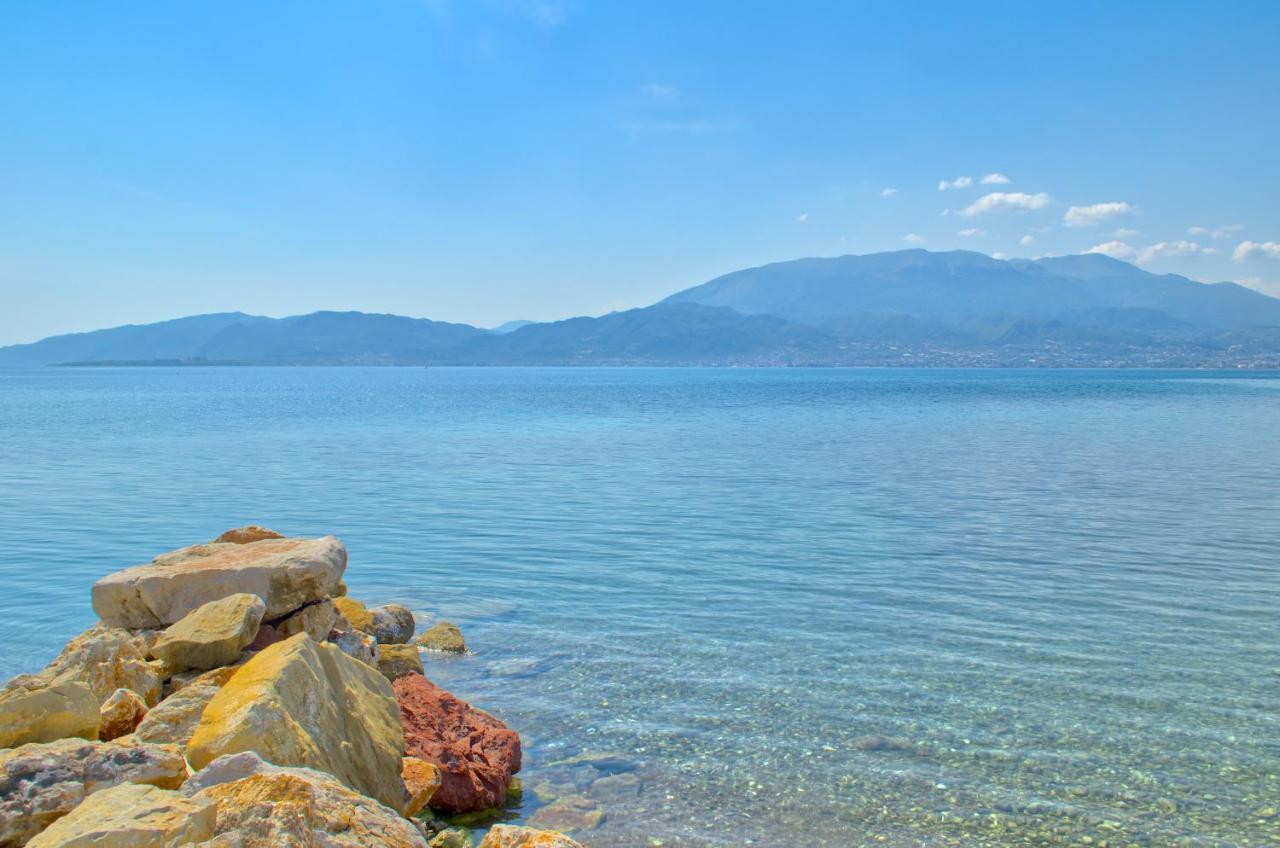 Epipleon Luxury Suites -104- Δωμάτιο 35Τμ Με Βεράντα 35Τμ Μπροστά Στη Θάλασσα Nafpaktos Buitenkant foto
